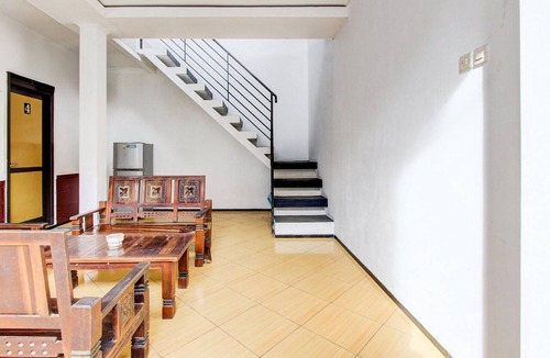Purwokerto House | Cozy Double Escape W/Free WiFi and Parking