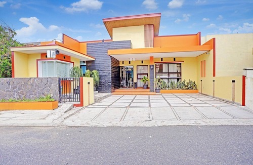 Padang House | Cozy Double Escape W/Free WiFi and Parking