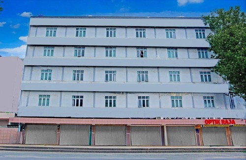 Palembang House | Cozy Double Escape W/Free WiFi and Parking