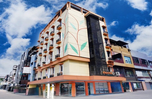Palembang House | Cozy Double Escape W/Free WiFi and Parking