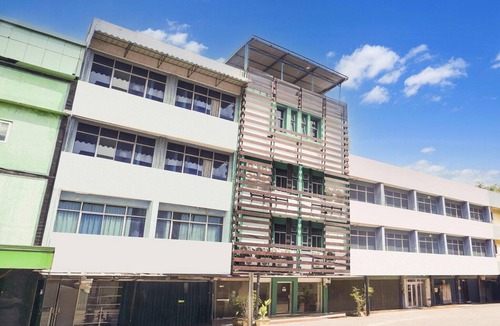 Palembang House | Cozy Double Escape W/Free WiFi and Parking