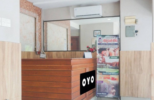 Palembang House | Cozy Double Escape W/Free WiFi and Parking