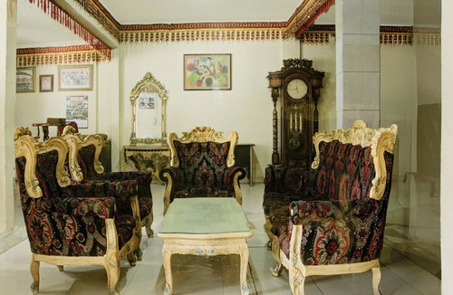 Palembang House | Cozy Double Escape W/Free WiFi and Parking