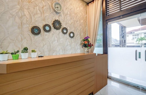 Padang House | Cozy Double Escape with Free WiFi and Parking