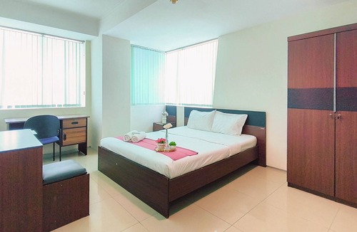 Siwalankerto Apartment | Cozy Living 2Br Apartment At High Point Serviced