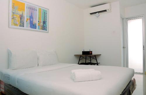 Jatinegara Apartment | Cozy Living Studio Apartment at Bassura City By Travelio