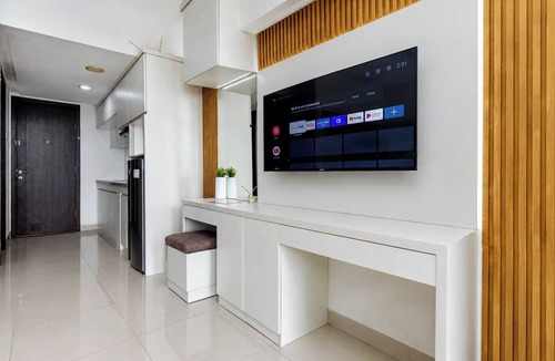 Jatinegara Apartment | Cozy Modern Living Studio At Apartment H Residence