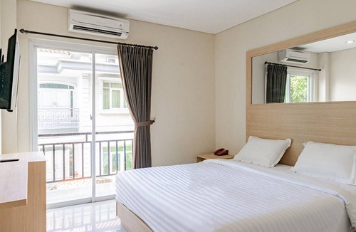 Tuban House | Cozy Standard Double Stay W/Free WiFi and Parking