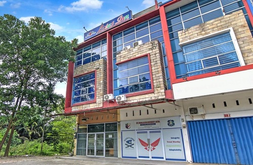 Pekanbaru House | Cozy Twin Escape with Free WiFi and Parking