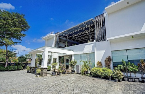 Padang House | Cozy Twin Escape with Free WiFi and Parking