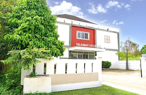 Padang House | Cozy Twin Escape with Free WiFi and Parking
