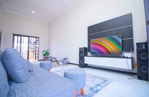 Oro Oro Ombo Villa | Cozzy Villa Azzalea