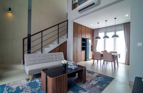 Kediri Villa | De'Kunyit Villa ·Stylish,modern design near beach