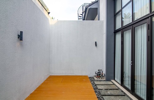 Kediri Villa | De'Kunyit Villa ·Stylish,modern design near beach
