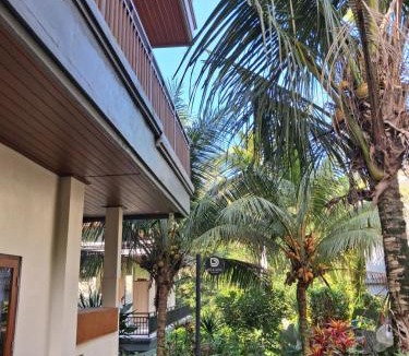 Petulu House | DEKADA House