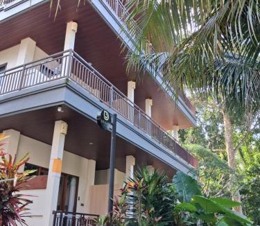 Petulu House | DEKADA House