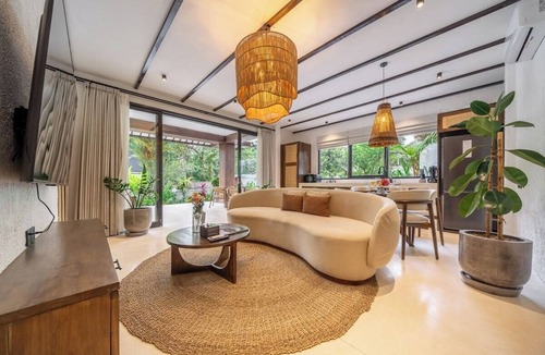 Penestanan Villa | Designer 3BR Stay in Ubud Pool Patio Garden