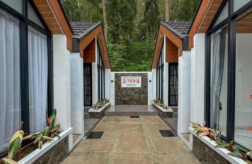 Hargomulyo Hotel | Diyanis Glamping Syariah Sekipan Tawangmangu Mitra RedDoorz