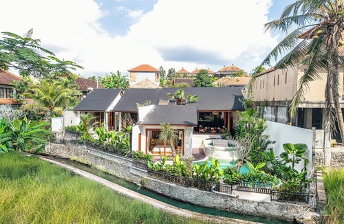 Petulu House | Elegant 2BR Villa Peaceful Jungle Escape, Ubud