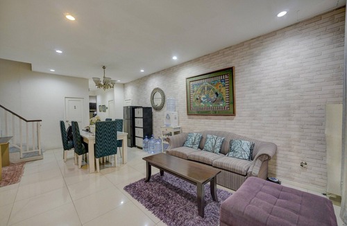 Cilandak House | Elegant Double Suite Near RS Fatmawati with WiFi