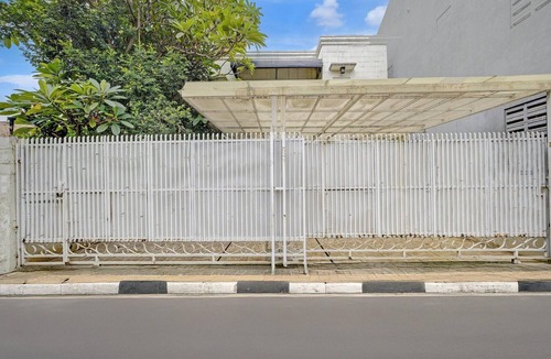 Cilandak House | Elegant Double Suite Near RS Fatmawati with WiFi
