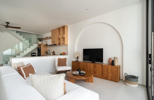 Pererenan Villa | Elements Villa B1 - Rooftop, Pool & 5-Min to Beach