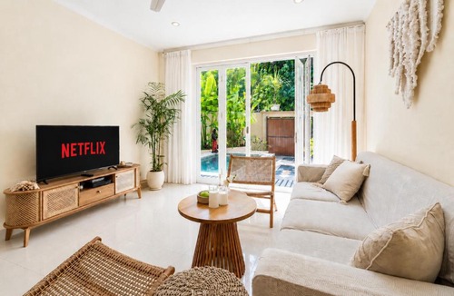 Dyanapura Hotel | Family friendly 3BR Poolvilla Central Seminyak Mayyah