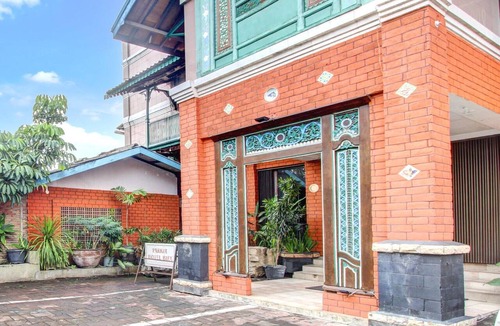 Yogyakarta House | Family Friendly Suite W/Free WiFi Parking and Pool