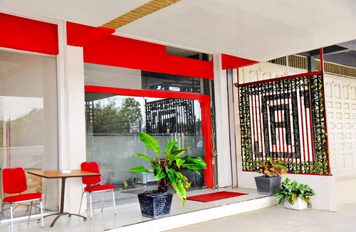 Bukittinggi House | Family Luxury Suite W/Free WiFi and Parking
