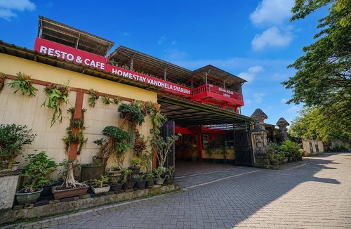 Surabaya House | Family Room near City of Tomorrow Mall