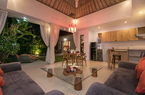 Batubelig Villa | Favorite 2-bedroom Pool Villa 650 Meters to Nearest Seminyak Beach