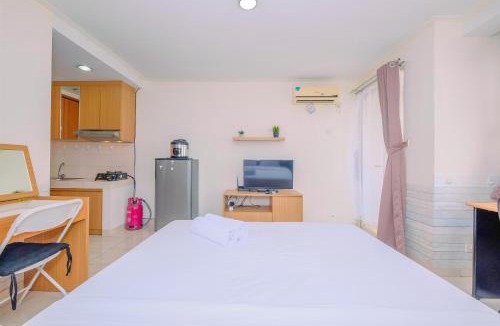 Depok Apartment | Fully Furnished and Comfy Studio Apartment Margonda Residence 3 By Travelio