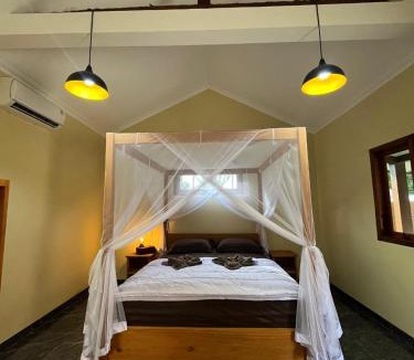 South Krui Bed & Breakfast | Gifal Surf Camp & Cottage