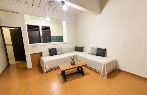 Renon House | Graha Cempaka