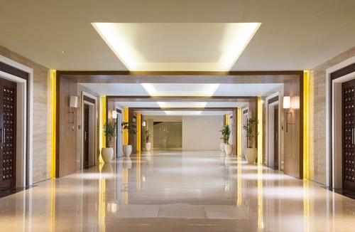 Grogol Hotel | Grand Mercure Solo Baru