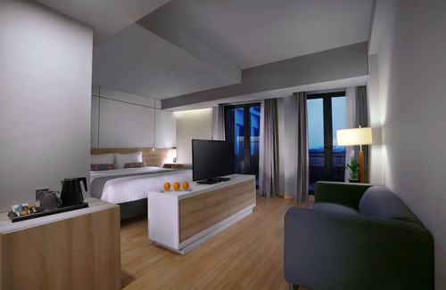 Cikarang Hotel | Harper Cikarang by ASTON