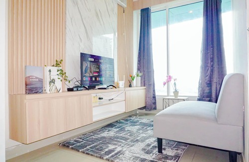 Pekayon Jaya Apartment | Homey White 2Br At Grand Kamala Lagoon Apartment