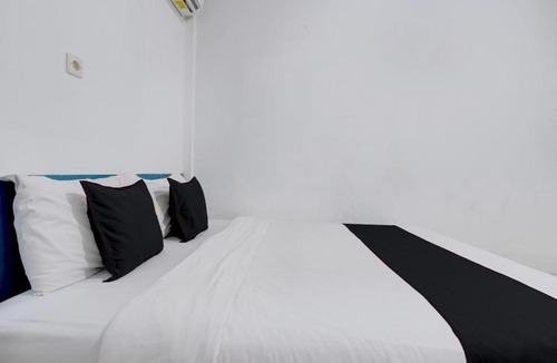 West Semarang Hotel | Hotel O near Ahmad Yani International Airport formerly De Costa