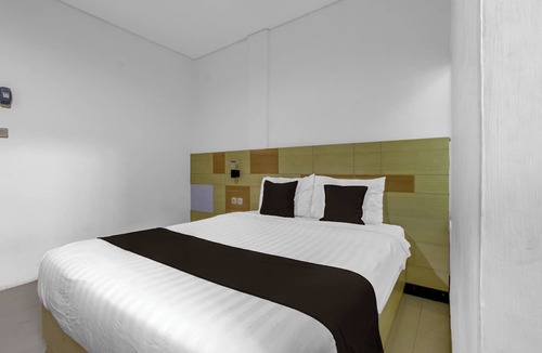 Solo City Centre Hotel | Hotel O near Pasar Gede Solo formerly In