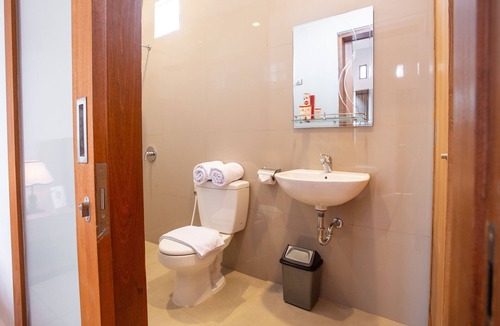 Seseh Hotel | Hotel O Pondok 789 Near Canggu Echo beach