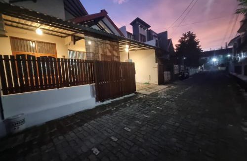 Catur Tunggal House | House of Tulip