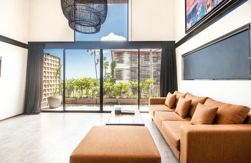 Munggu Hotel | Huge Loft 200m from the Beach