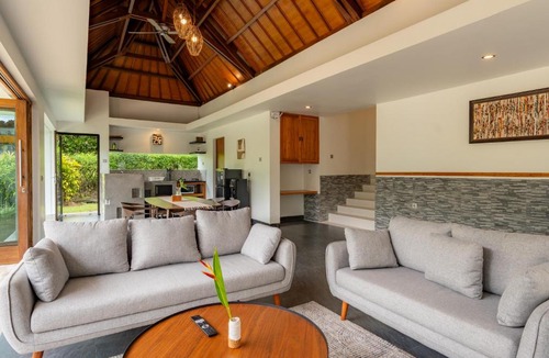 Melayang Villa | Hutan Sawah Villa by Betterplace