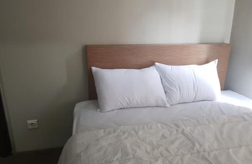 Bandung Apartment | Jardin B20, Pool View, Netflix & WIFI