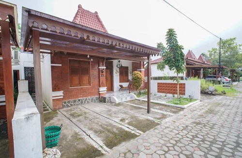 Klaten House | Joglo Prambanan B3