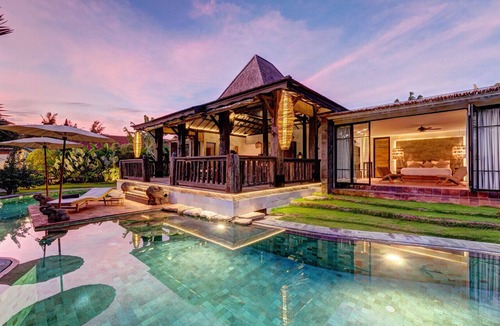 Umalas Villa | Joglo Villa | Private Garden | Poolside Breakfast