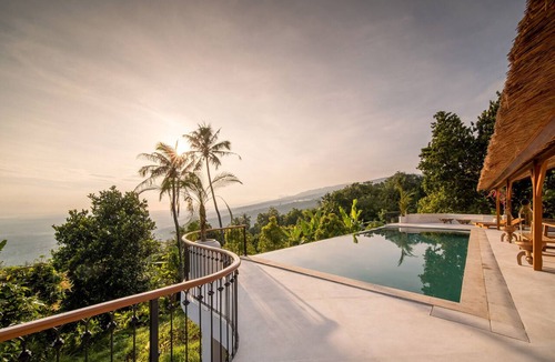Banjar Villa | Jungle Infinity Pool | Open Living | Lovina Hills