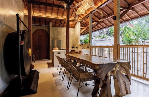 Petulu Villa | Jungle Villa, Brand New, Unique Art Design, Pool