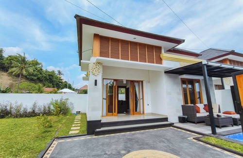 Kalibukbuk Villa | Karuna Villa with Garden
