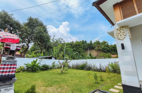 Kalibukbuk Villa | Karuna Villa with Garden
